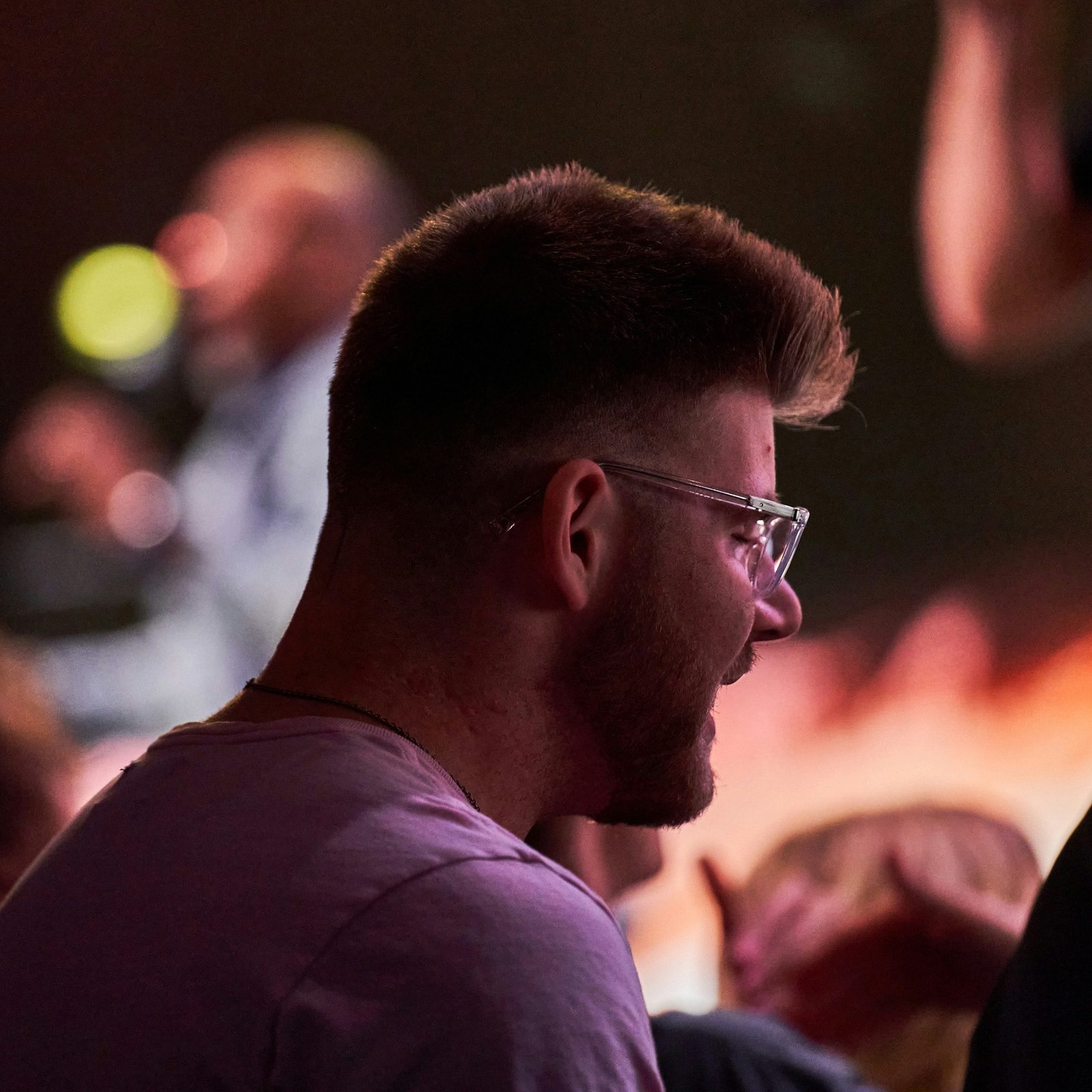 Man Worshipping in Song