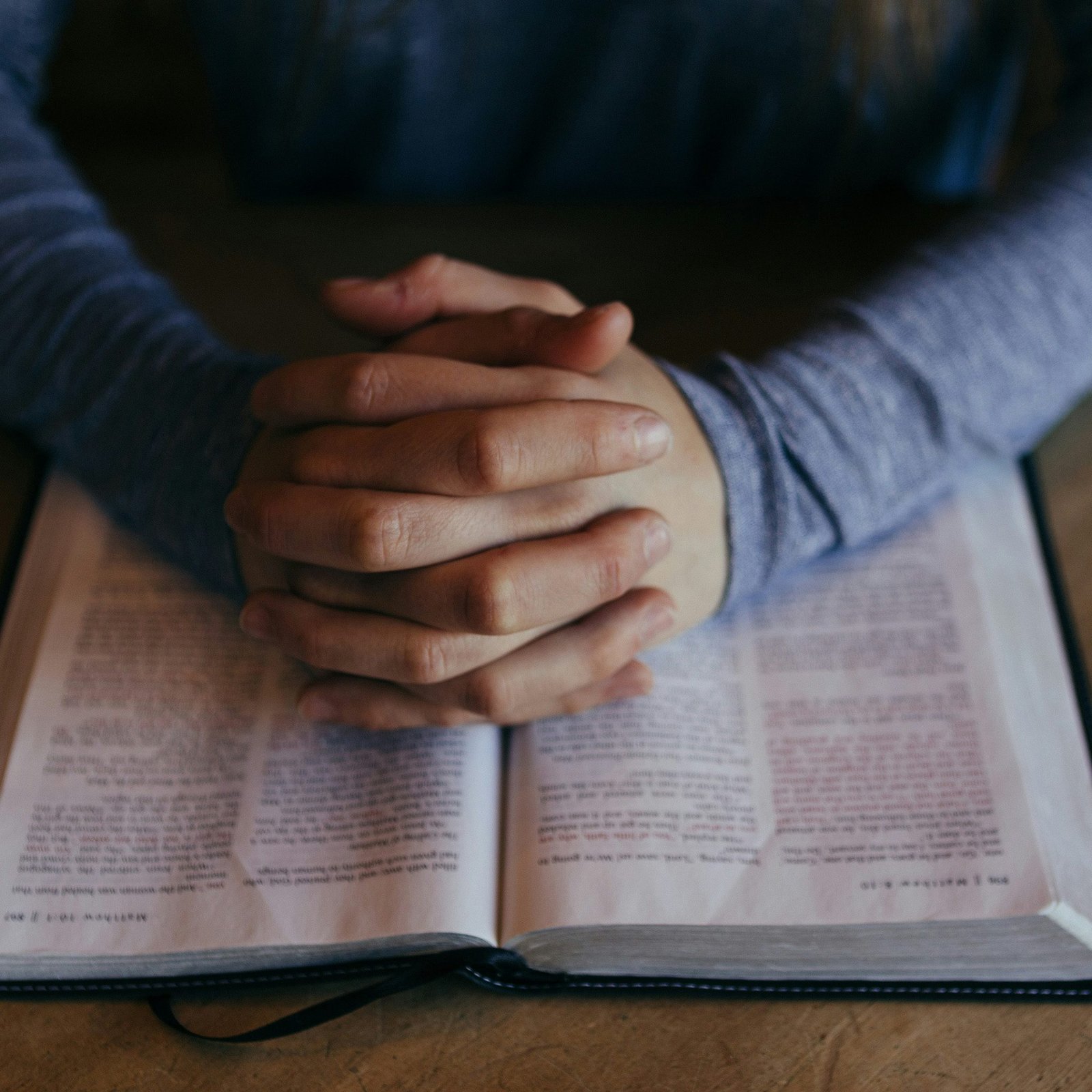 Praying with Open Bible